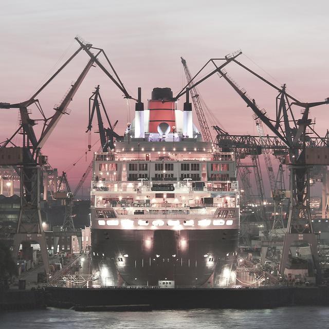 В синем море-океане...