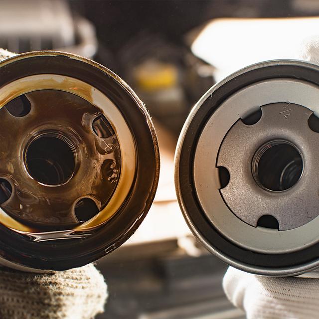 Почему масло в двигателе быстро темнеет?