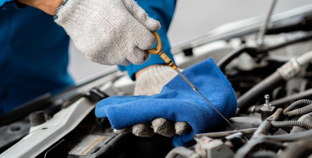 Меняем моторное масло