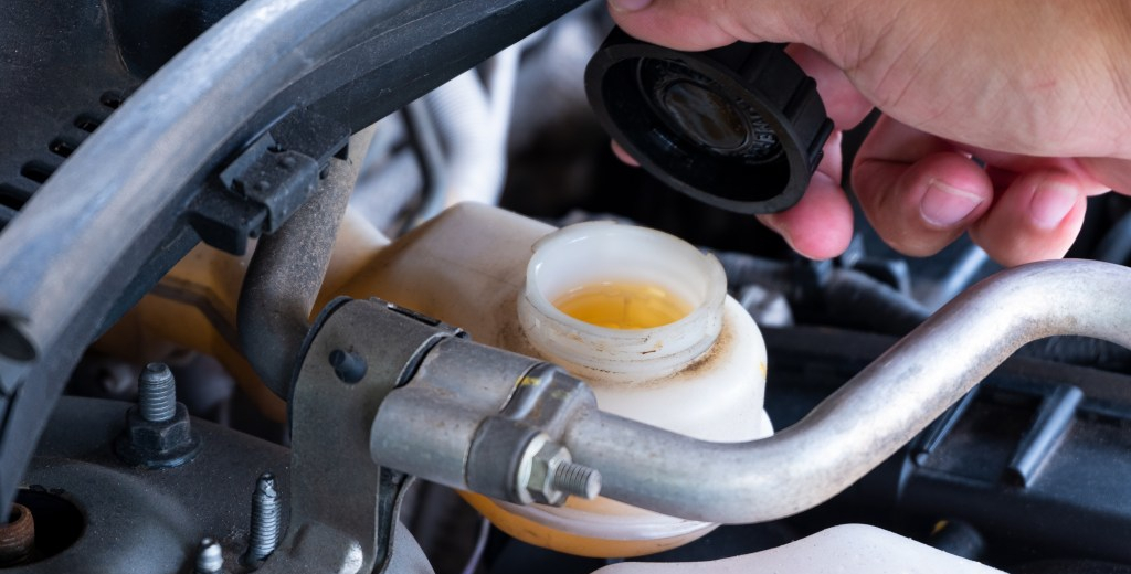 Проверяем тормозную систему Проверяем тормозную систему